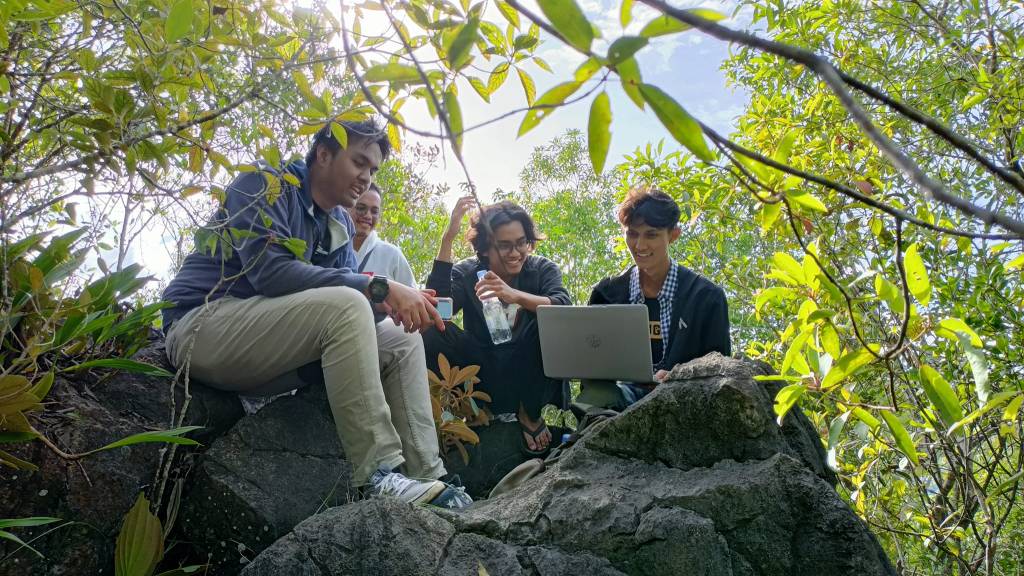 How overseas Indonesian students uphold democracy amidst media&nbsp;challenges